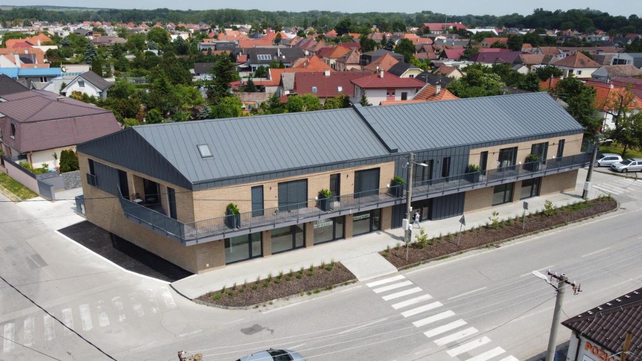 Project Ik Luxury Apartments Sered' 외부 사진